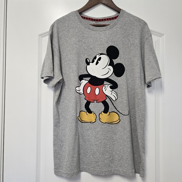 Disney Mickey Mouse Suede Graphic Short Sleeve Tee Shirt Size XLARGE GRAY BLACK - Picture 3 of 5